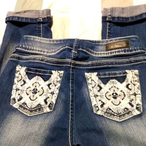 Wallflower Jeans in a 28 inch